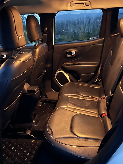 Jeep Renegade 12 of 18