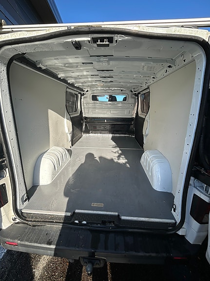 Opel Vivaro 5 of 16