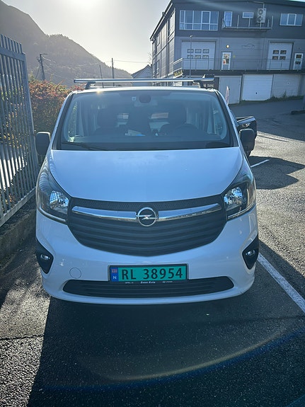 Opel Vivaro 2 of 16
