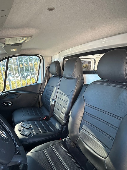 Opel Vivaro 9 of 16