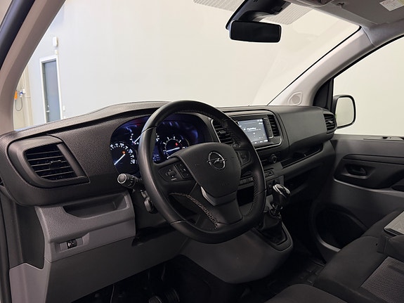 Opel Vivaro 11 of 25