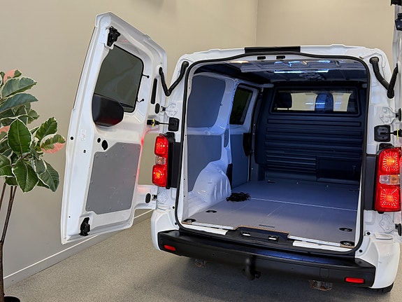 Opel Vivaro 8 of 25