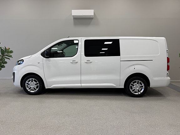 Opel Vivaro 2 of 25