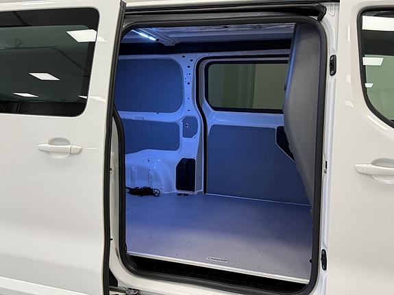 Opel Vivaro 10 of 25
