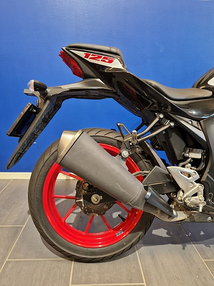 Suzuki GSX-S 125 11 of 15