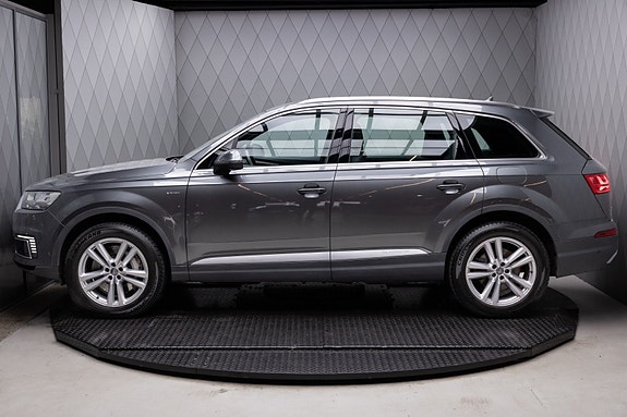 Audi Q7 9 of 30