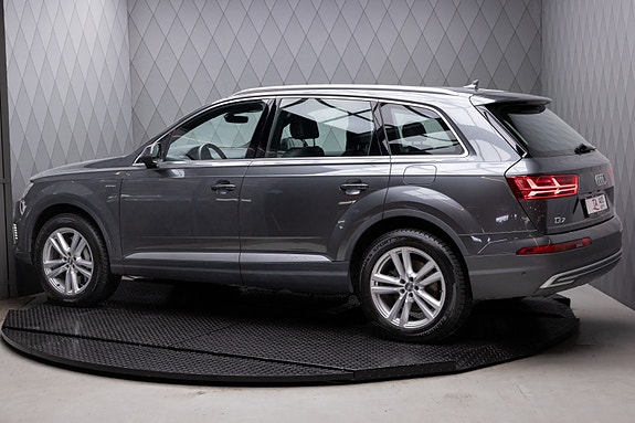 Audi Q7 8 of 30