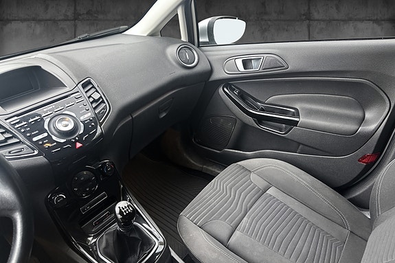 Ford Fiesta 8 of 9
