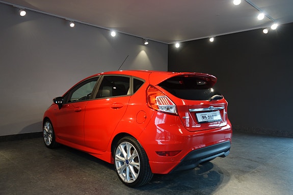 Ford Fiesta 10 of 29