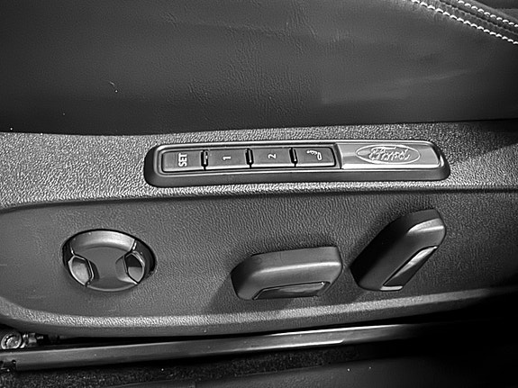 Ford Explorer 22 of 29