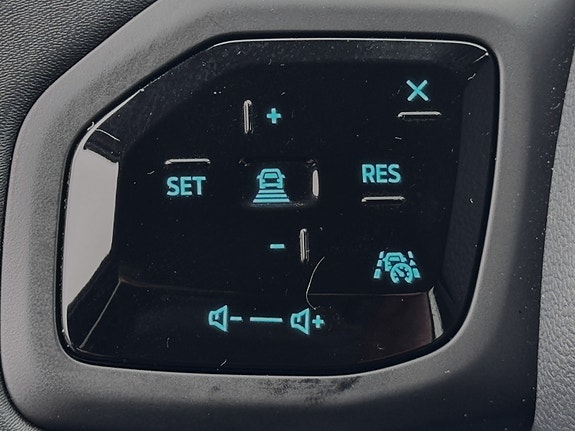 Ford Explorer 25 of 29