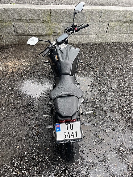 Yamaha MT-07 2 of 7