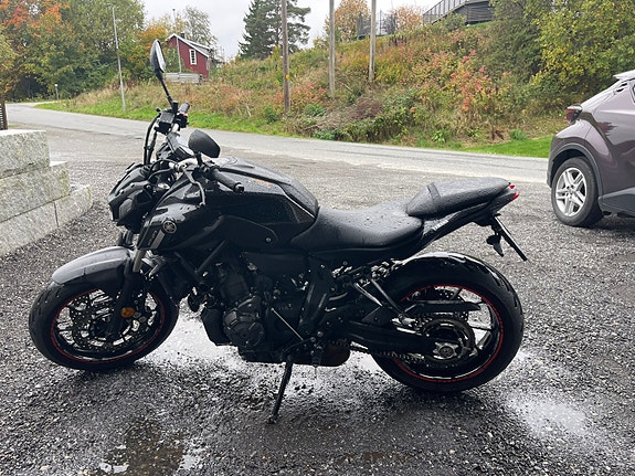 Yamaha MT-07 3 of 7