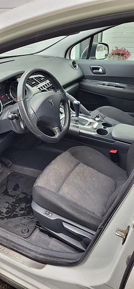 Peugeot 3008 9 of 12