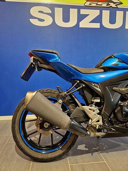Suzuki GSX-S 125 8 of 18