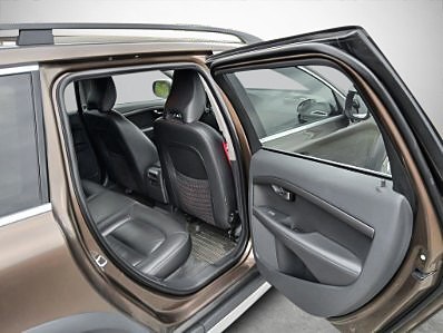 Volvo XC70 12 of 16