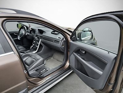 Volvo XC70 9 of 16