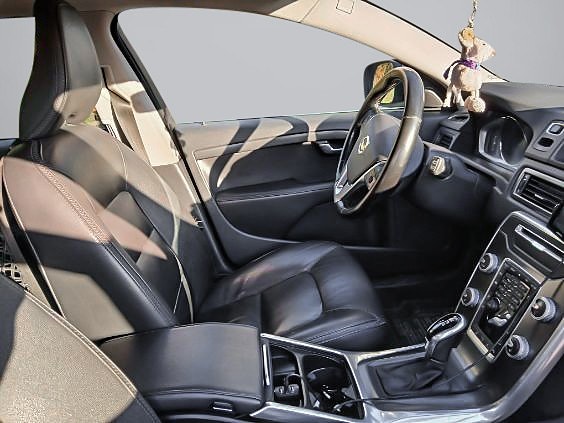 Volvo XC70 8 of 16