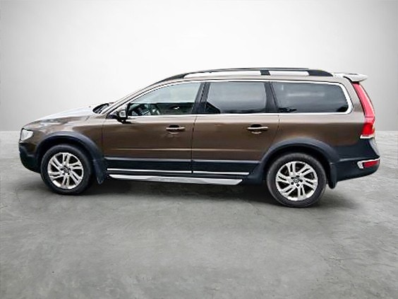 Volvo XC70 2 of 16