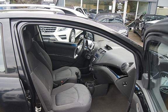 Chevrolet Spark 9 of 12
