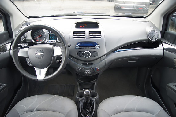 Chevrolet Spark 11 of 12