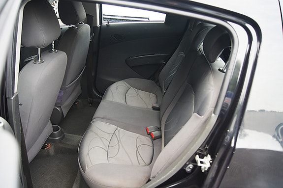 Chevrolet Spark 8 of 12