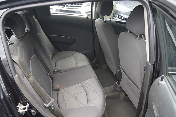 Chevrolet Spark 7 of 12