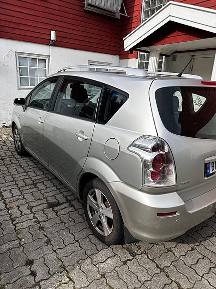 Toyota Corolla Verso 4 of 14