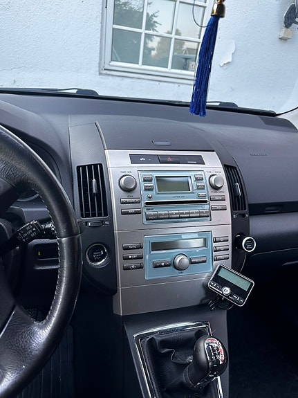 Toyota Corolla Verso 7 of 14