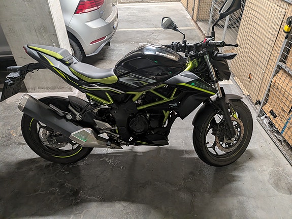 Kawasaki Z 125 2 of 7