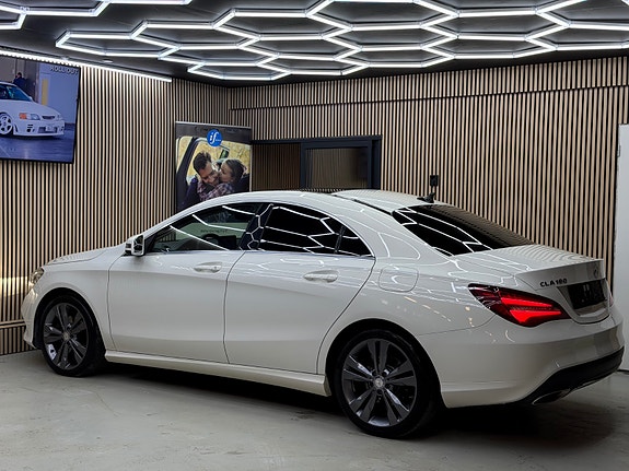Mercedes-Benz CLA180 15 of 30