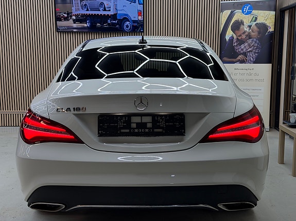 Mercedes-Benz CLA180 17 of 30