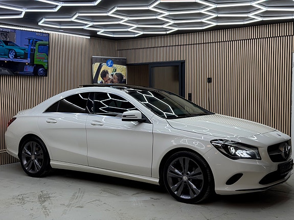 Mercedes-Benz CLA180 11 of 30