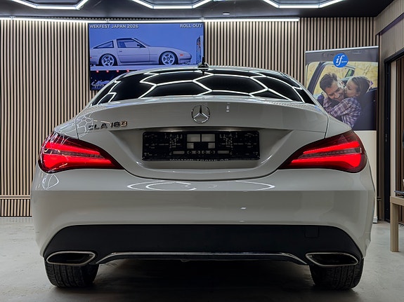 Mercedes-Benz CLA180 16 of 30