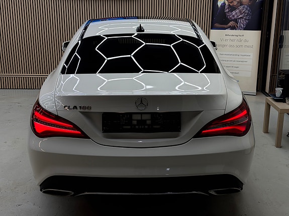 Mercedes-Benz CLA180 18 of 30