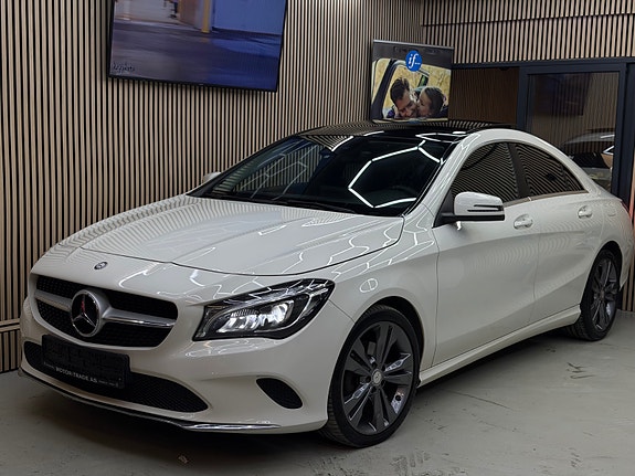 Mercedes-Benz CLA180 2 of 30