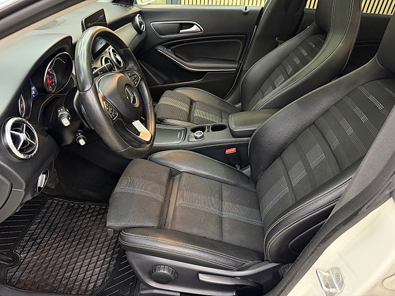 Mercedes-Benz CLA180 27 of 30