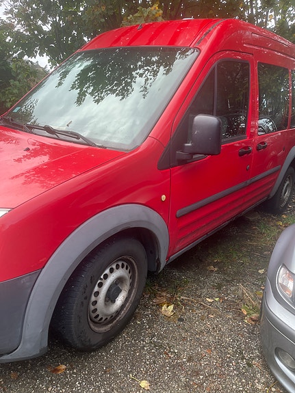 Ford Transit Connect 3 of 3
