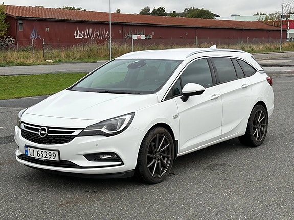 Opel Astra 2 of 30