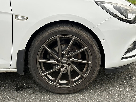 Opel Astra 9 of 30