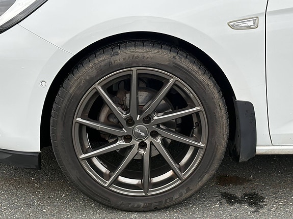 Opel Astra 8 of 30
