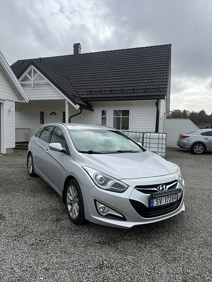 Hyundai i40 2 of 12