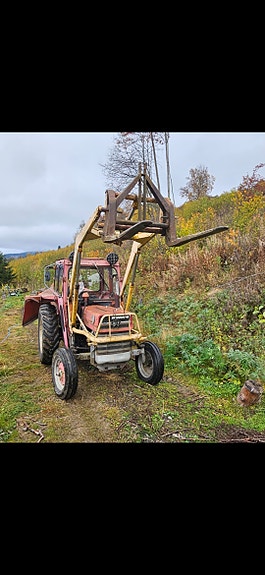 Massey Ferguson 135 2 of 5