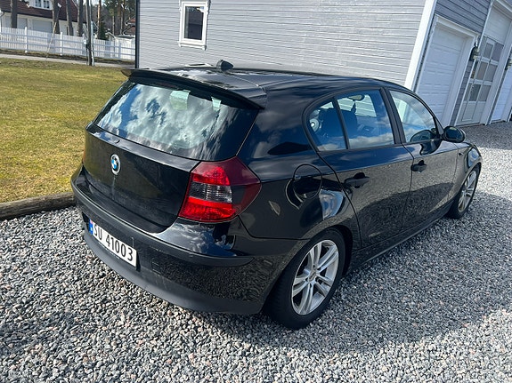 BMW 118d 3 of 6