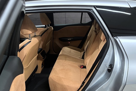 Lexus RZ450e 20 of 25