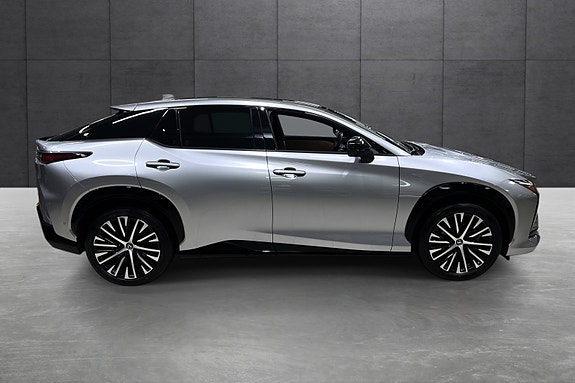 Lexus RZ450e 6 of 25