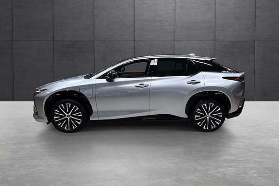 Lexus RZ450e 2 of 25