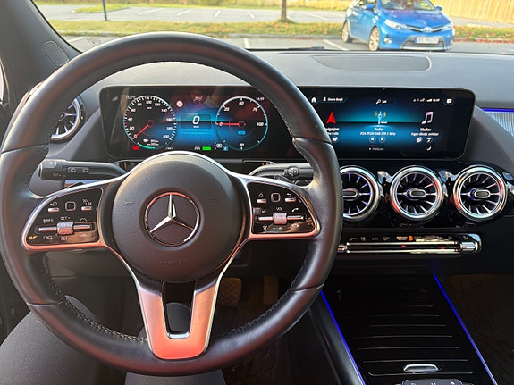 Mercedes-Benz EQA250 11 of 17