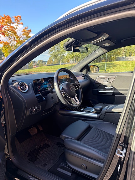 Mercedes-Benz EQA250 7 of 17