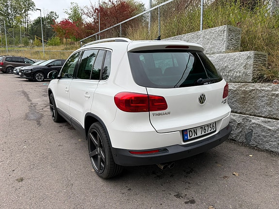 Volkswagen Tiguan 5 of 23